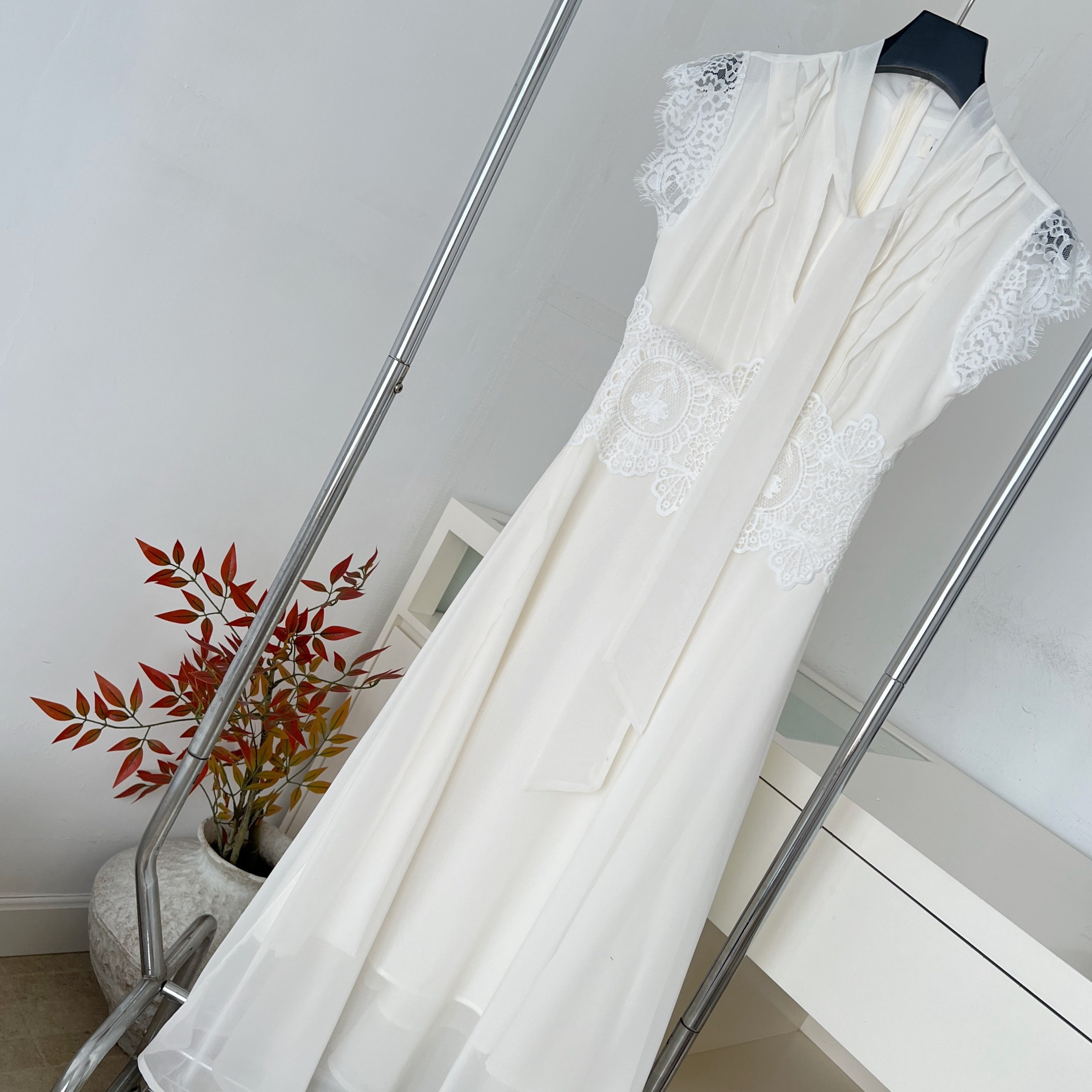 1784196639820_37MaUO.jpg Summer Chiffon French V-Neck Flowing Bowknot Large Skirt White Moonlight Dress