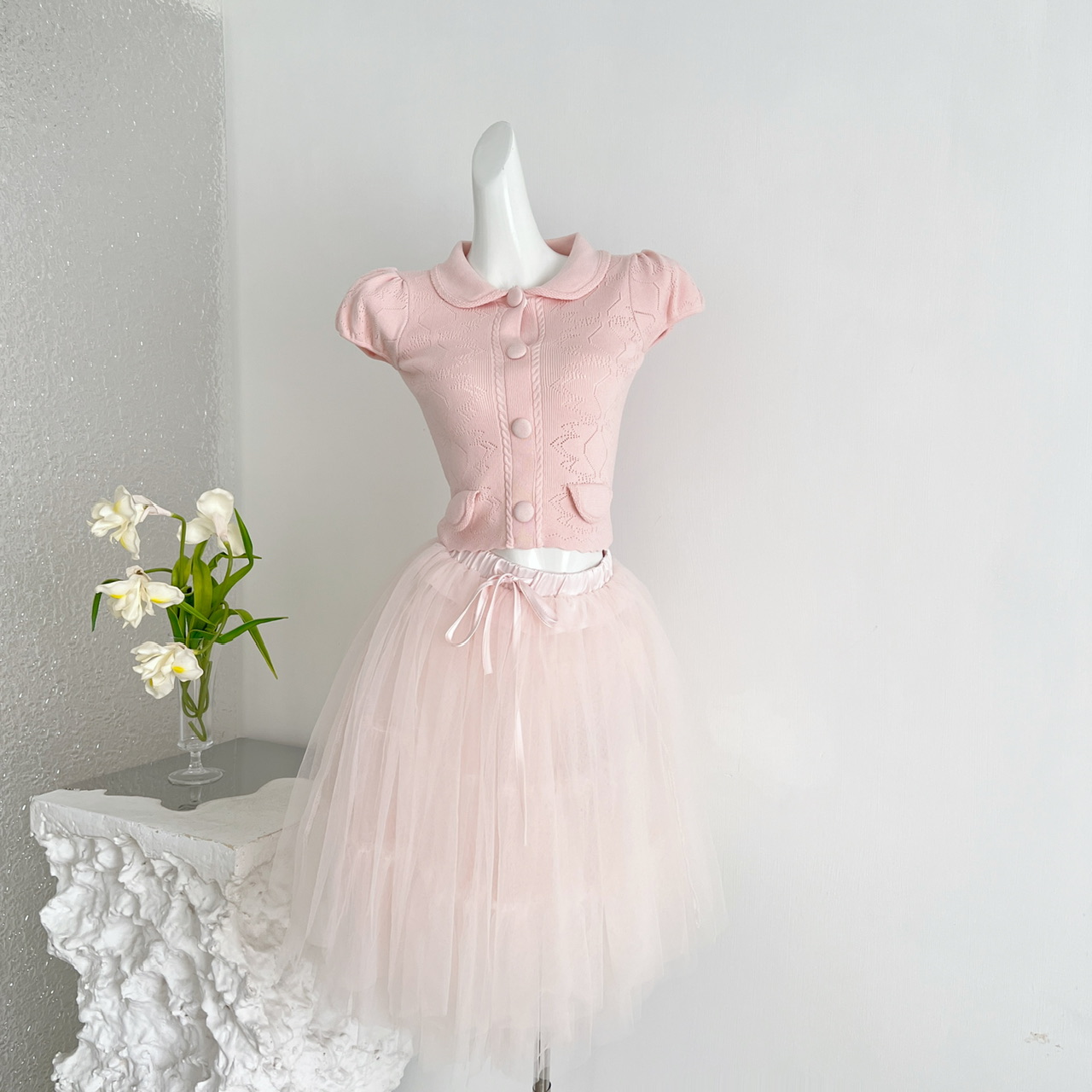 1784276268142_6WLfyv.jpeg Chi San San 26/SS Luxury Show Mixed Pink Peter Pan Collar Linen Knit Top Jor*a Heavy Craft Tulle Skirt