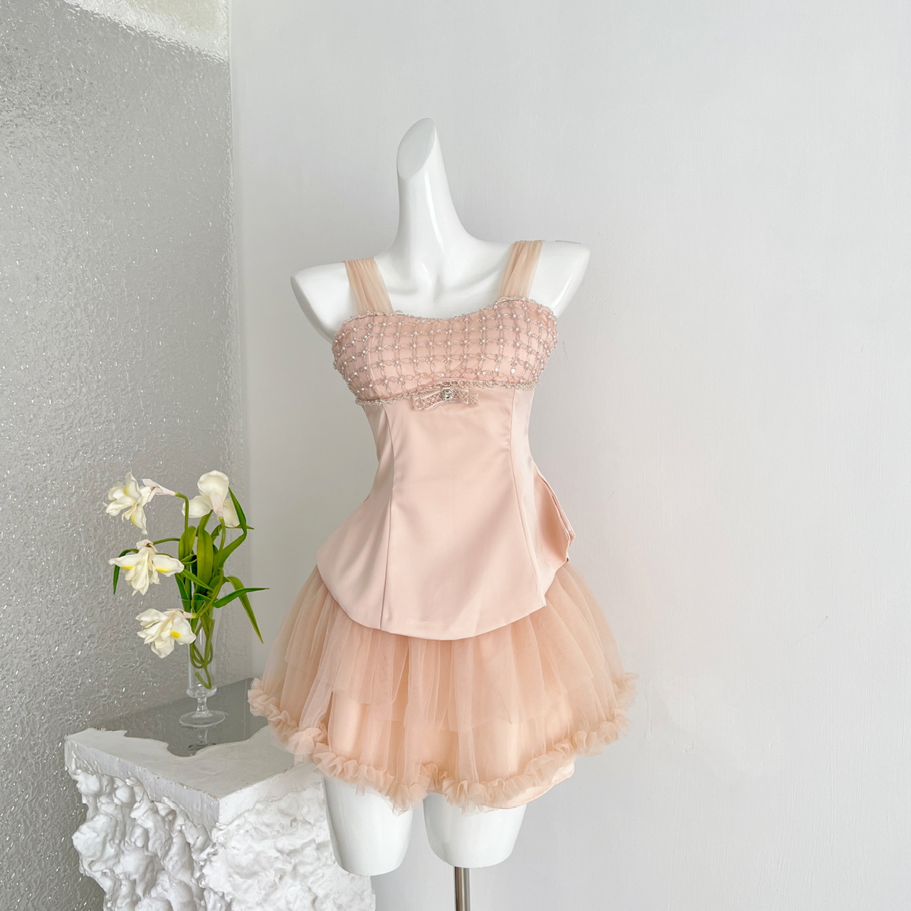 Xiao Nuo One-Shoulder Top Elegant Fairy Suspender Cream High-Waist Puffy Skirt Set