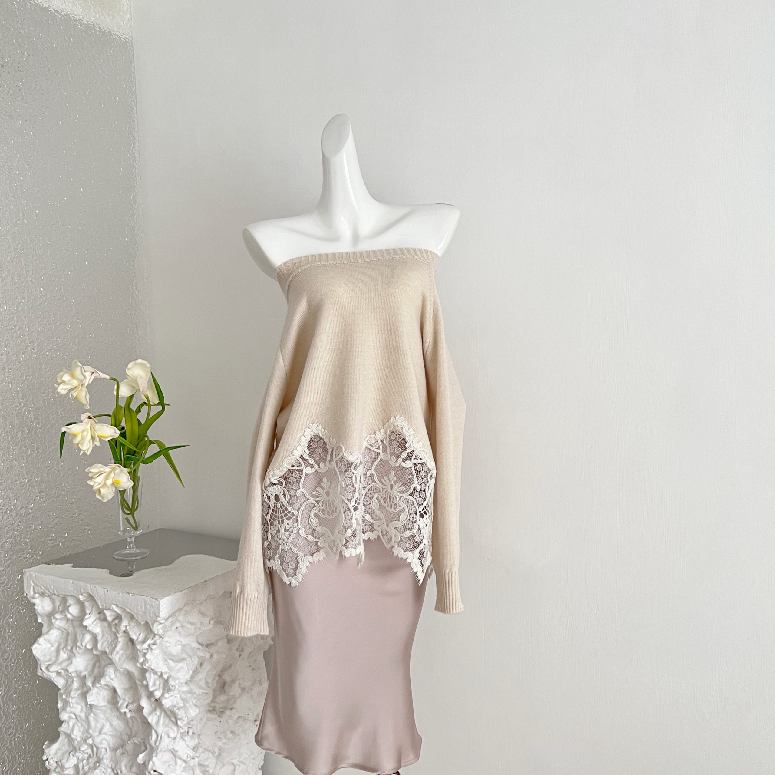 1784716366117_kT2RVi.jpg Chiarazz Light Attraction Wool Mohair Oatmeal Lace Knit Top + Satin Skirt Set